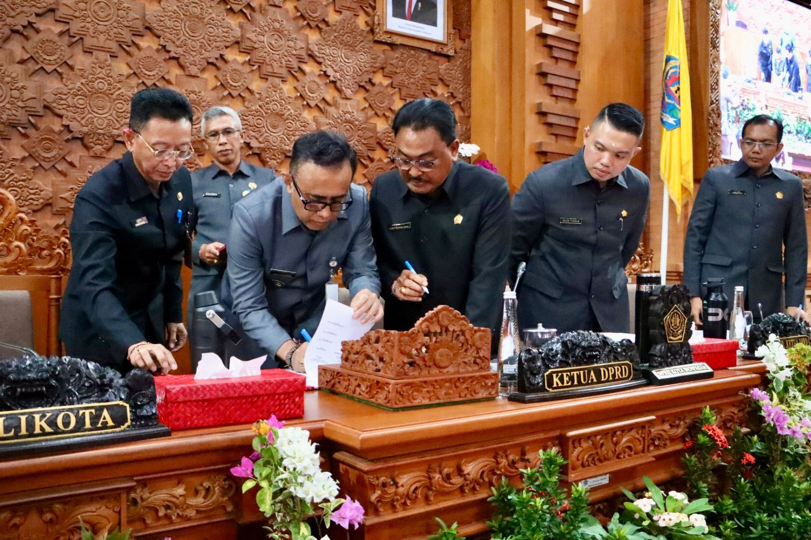 podiumnews.com-Seluruh Fraksi DPRD Denpasar Setujui Penetapan Ranperda KUA-PPAS 2026